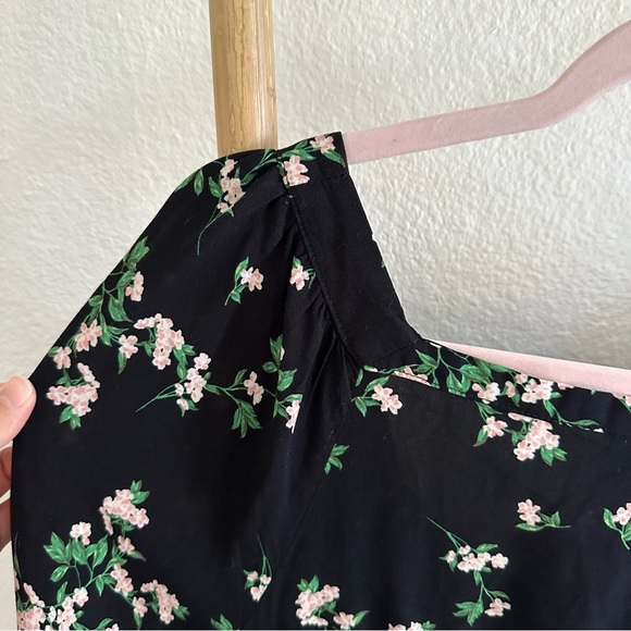 Old Navy Floral Black Peplum Top Sz Large NWT - Picture 5 of 14